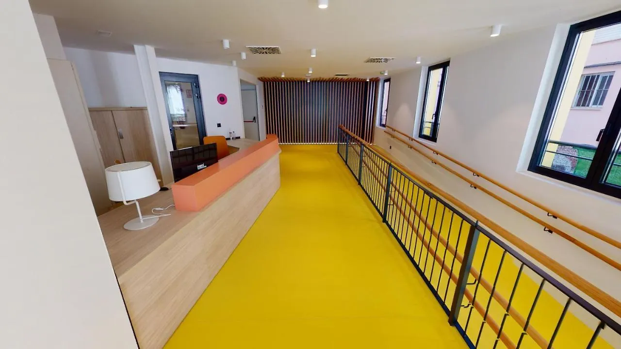 Residencia Universitaria Resa Malaga Centro Hostel
