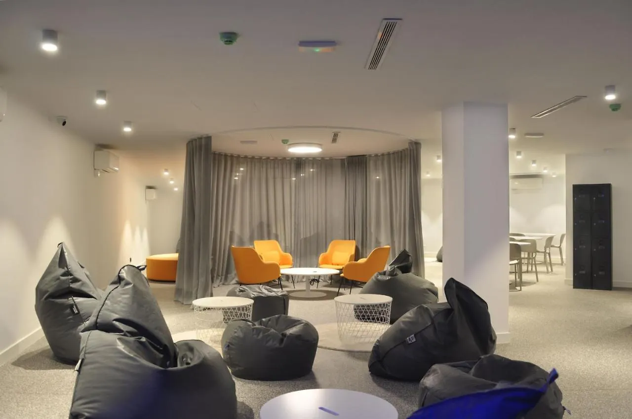 Residencia Universitaria Resa Malaga Centro Hostel